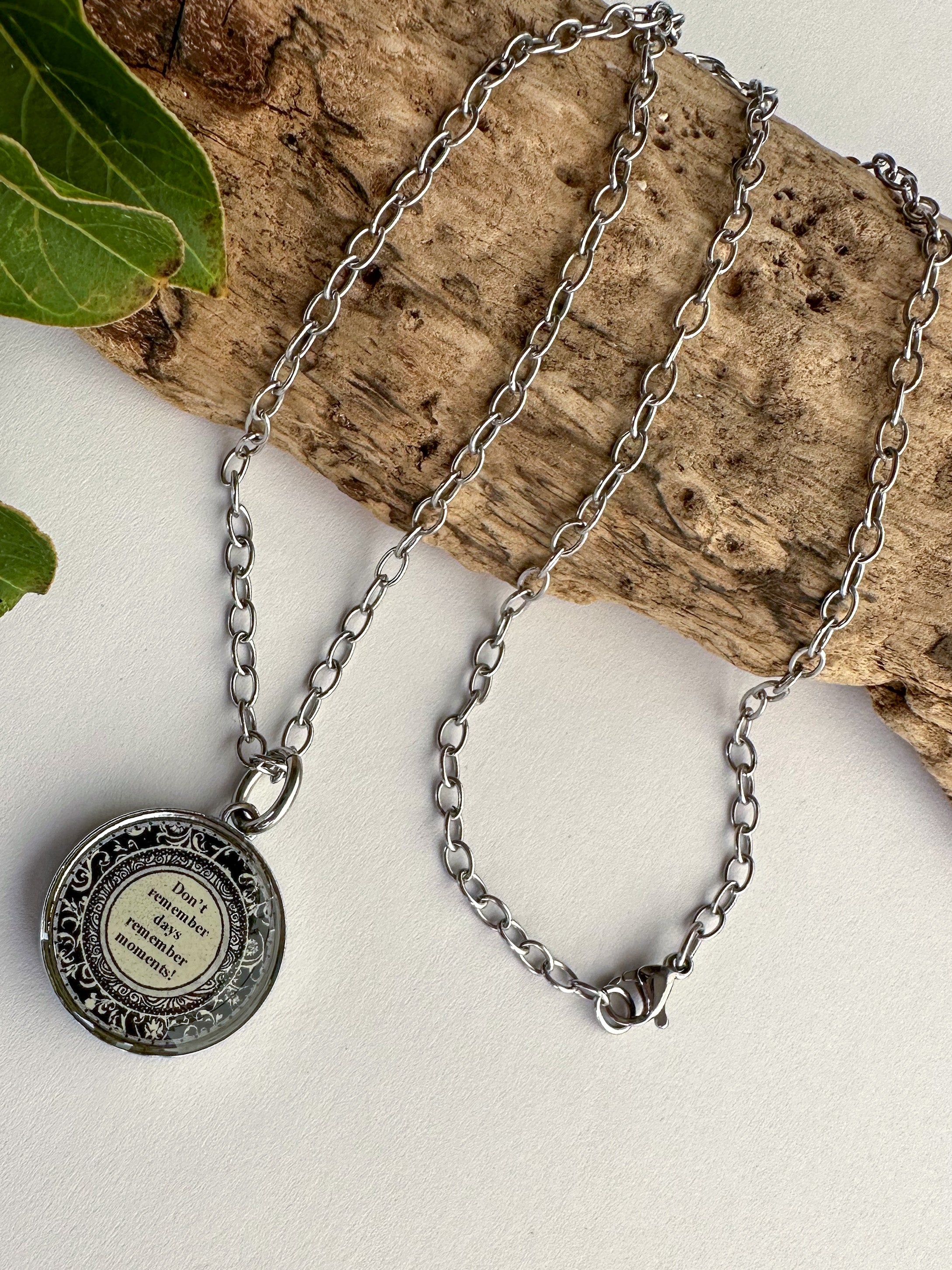 Retro Orange Flower Pendant Necklace - SpiritedBoutiques Boho Hippie Boutique Style Necklace, Spirit Lala